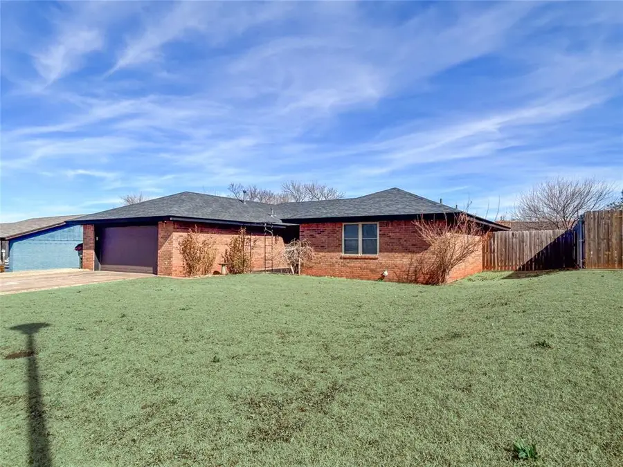 705 S 28th Street, Clinton, OK 73601 - #3