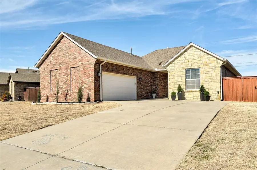 849 SW 10th Street, Moore, OK 73160 - #3