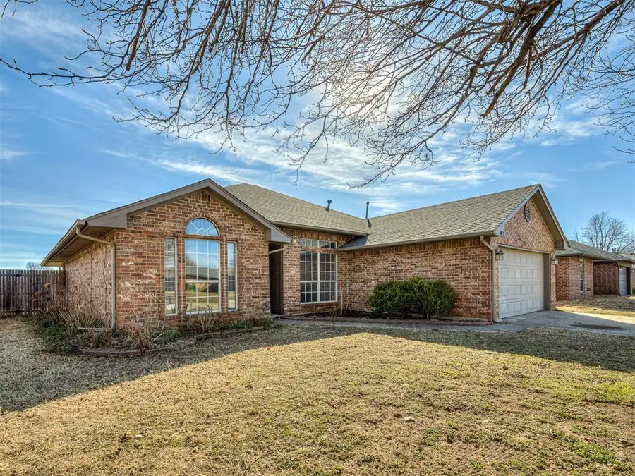 4813 Smoking Oaks Drive, Yukon, OK 73099 - #2