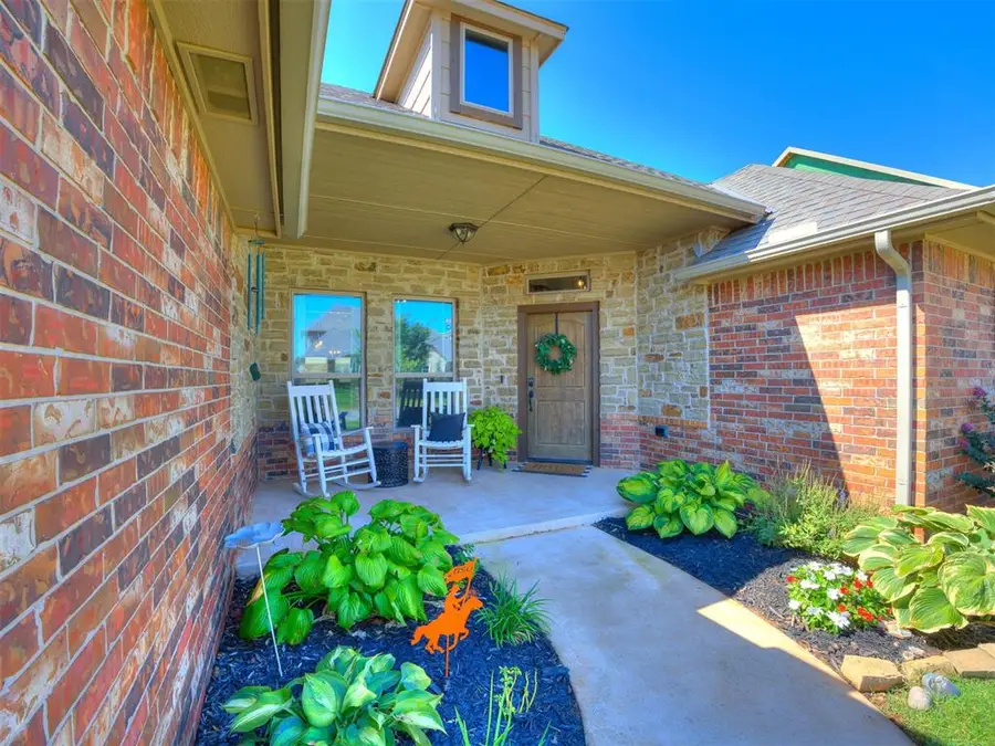 3349 Sage Brush Place, Yukon, OK 73099 - #2