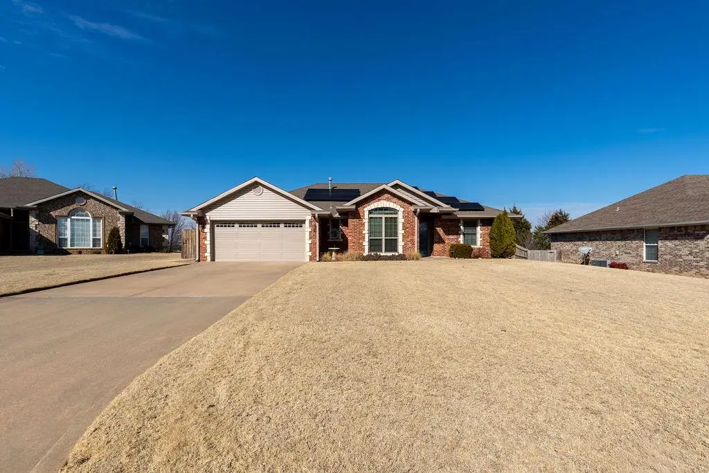 1204 Cambridge Drive, Shawnee, OK 74804 - #1