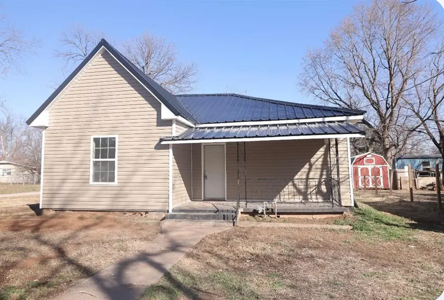 320 NE East Avenue, Pauls Valley, OK 73075 - #2