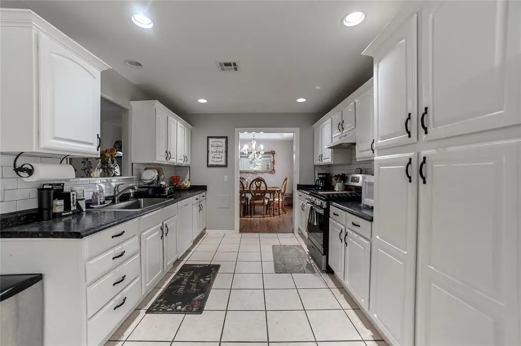 12127 SW 4th Street, Yukon, OK 73099 - #1