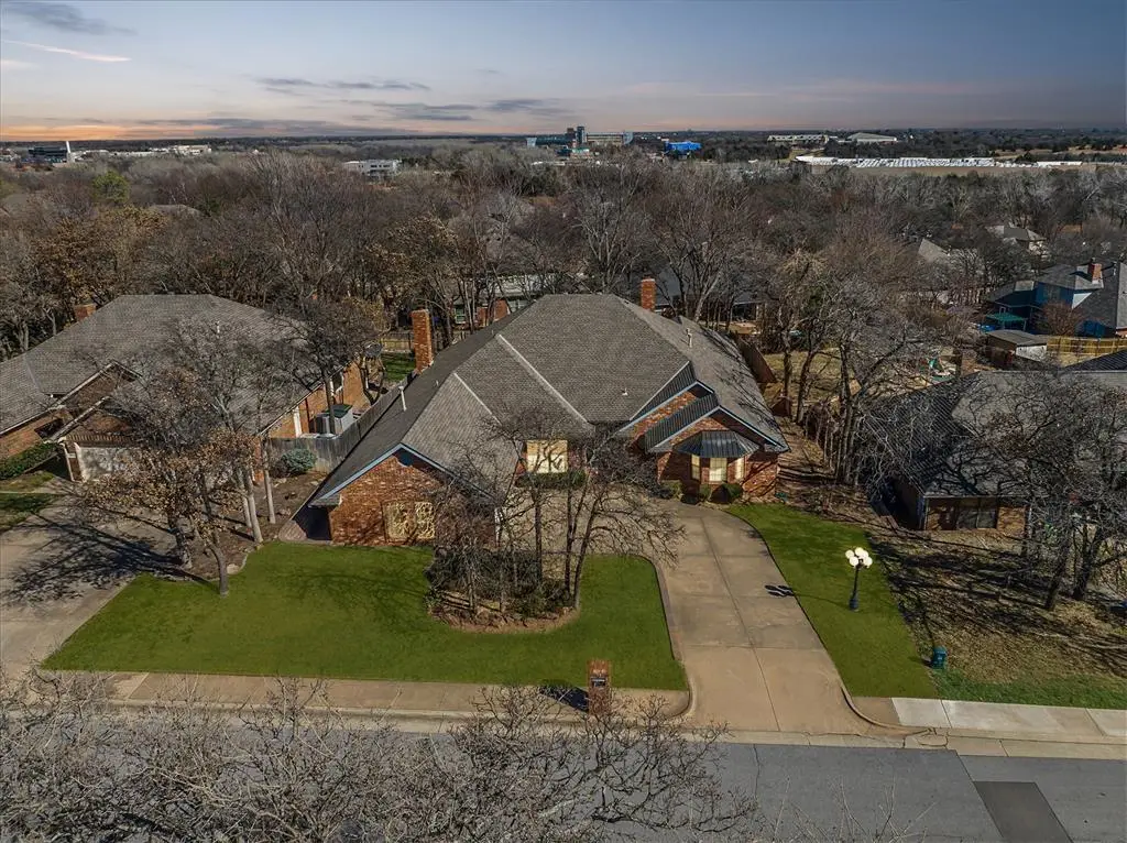 916 Fox Hill Drive, Edmond, OK 73034 - #1