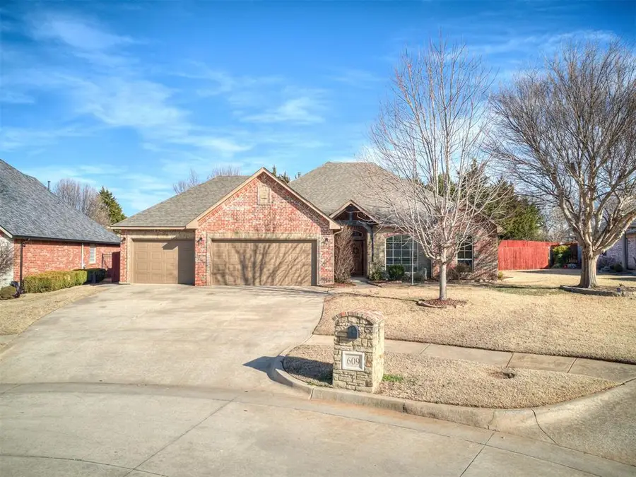 609 Winding Creek Road, Yukon, OK 73099 - #2