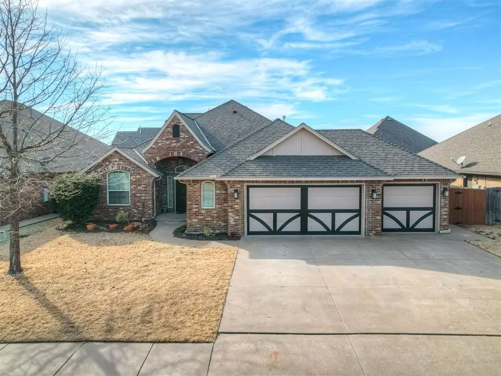 4017 Acoma Drive, Moore, OK 73160 - #1