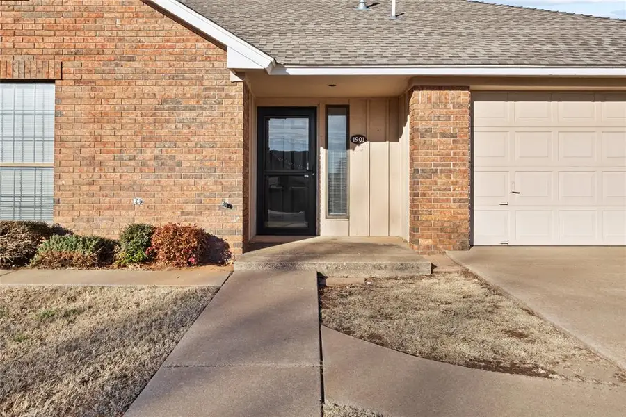 1901 N Lark Terrace, Weatherford, OK 73096 - #2