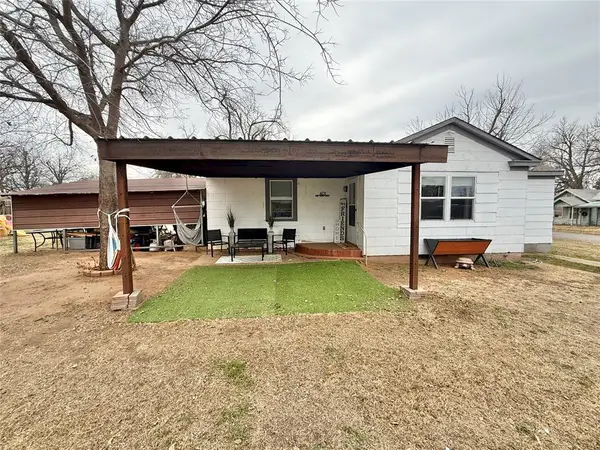 401 E Davis Street, Tipton, OK 73570