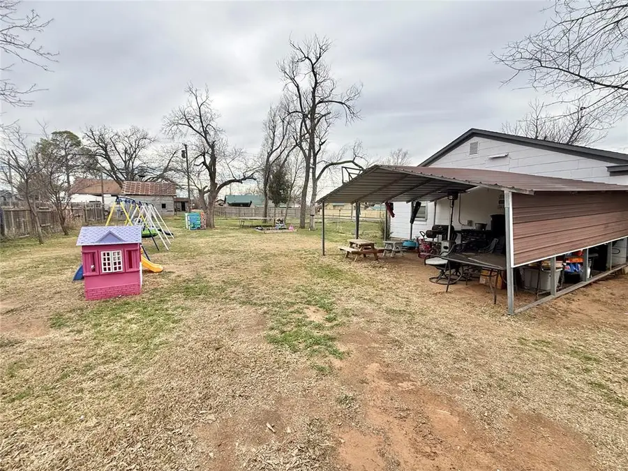401 E Davis Street, Tipton, OK 73570 - #3