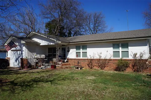 418 N Garrett Avenue, Lindsay, OK 73052