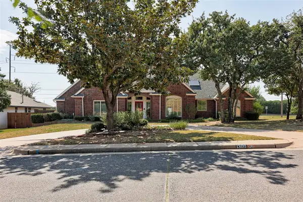 1300 Eagle Drive, Edmond, OK 73034