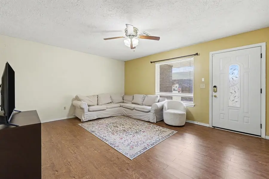 4721 Newport Drive, Del City, OK 73115 - #3