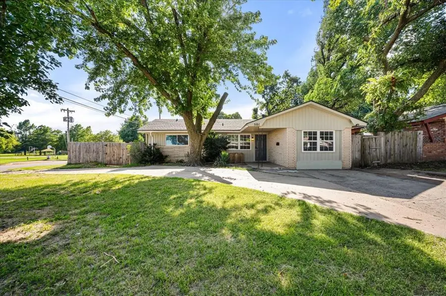 501 N Tompkins Drive, Oklahoma City, OK 73127 - #2