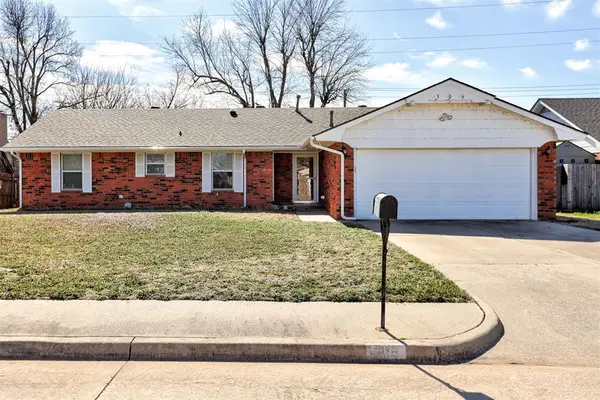 306 Vickie Drive, Yukon, OK 73099