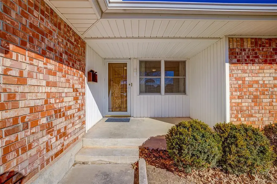 133 SW 14th Street, Moore, OK 73160 - #3