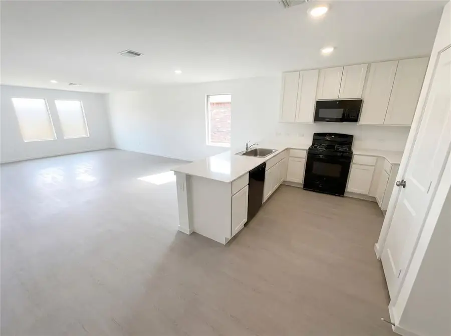 3708 Los Cabos Drive, Mustang, OK 73064 - #2