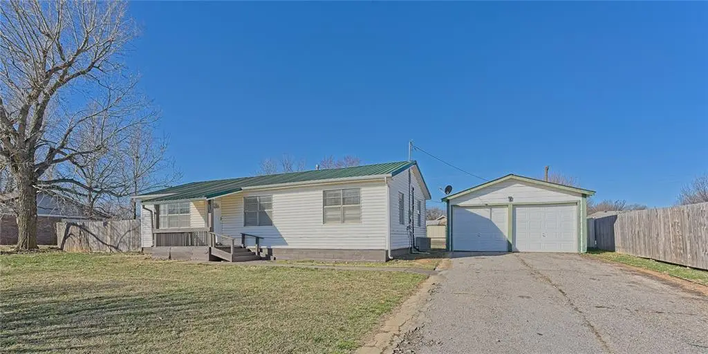 311 N Cimarron Road, Tuttle, OK 73089 - #1