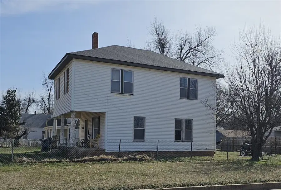 403 E Vilas Avenue, Guthrie, OK 73044 - #2