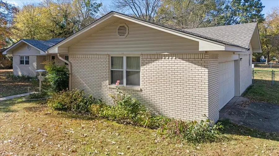 501 SE Avenue J, Idabel, OK 74745 - #2