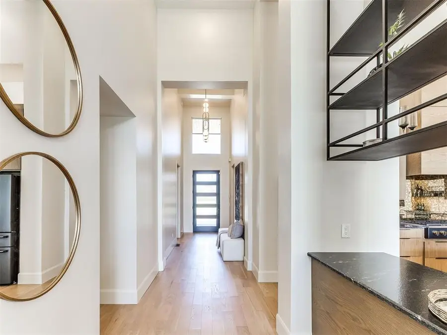 10605 Lakeside Drive, The Village, OK 73120 - #3