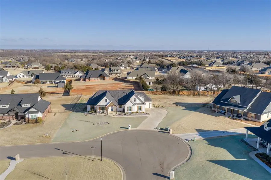 10000 Woodland Way, Edmond, OK 73025 - #2