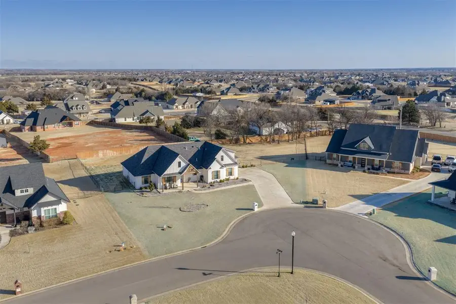 10000 Woodland Way, Edmond, OK 73025 - #3