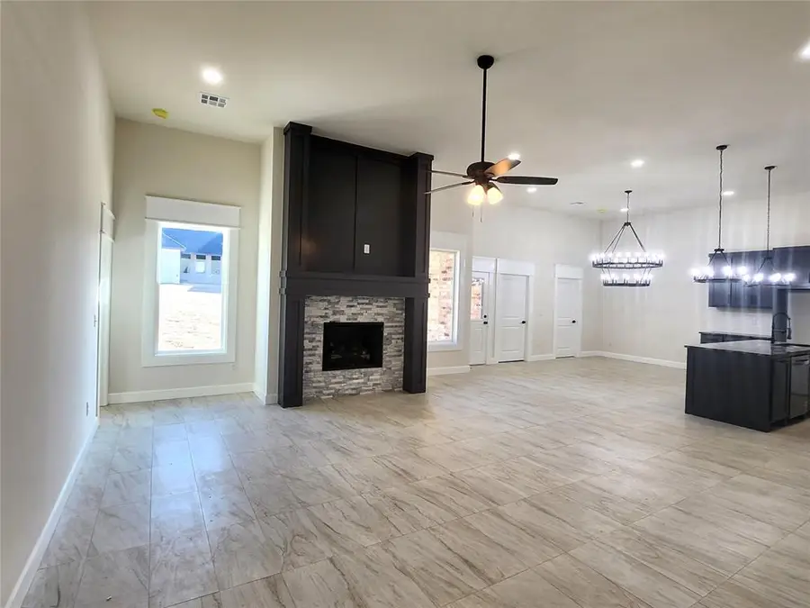 11624 NW 103rd Street, Yukon, OK 73099 - #2