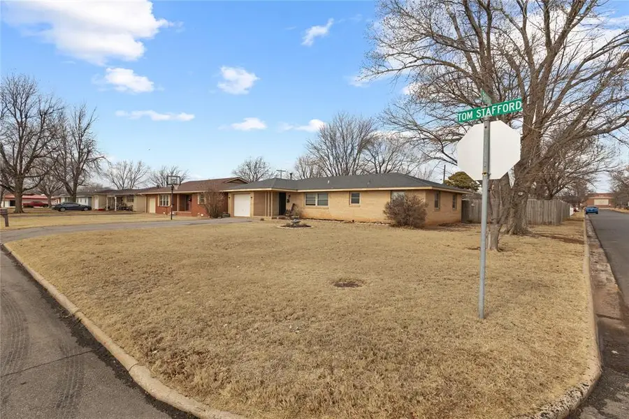 719 E Tom Stafford Street, Weatherford, OK 73096 - #2