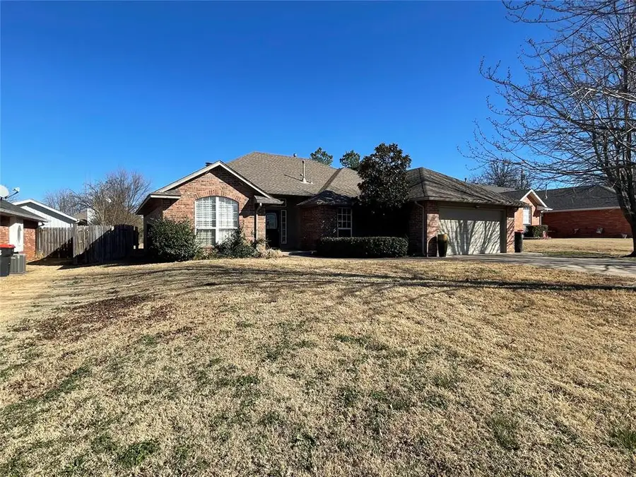 866 Harrison Street, Harrah, OK 73045 - #3