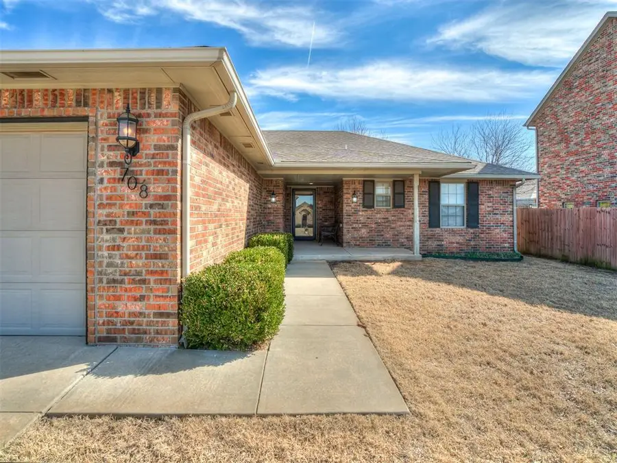 708 S Avery Drive, Moore, OK 73160 - #2