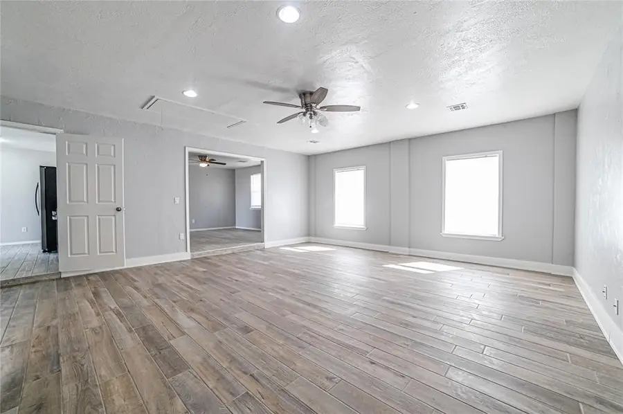 913 NW 104th Street, Oklahoma City, OK 73114 - #3