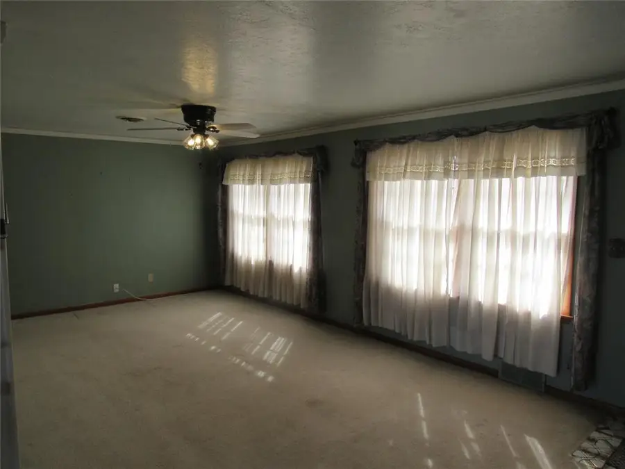 422 Northcutt Drive, Lindsay, OK 73052 - #3