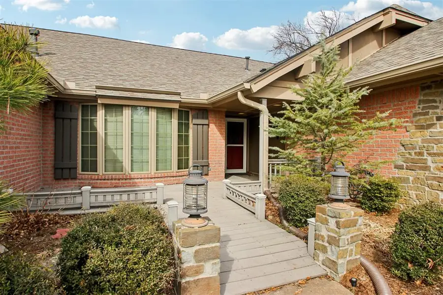 9111 Oak Hollow Drive, Midwest City, OK 73110 - #3