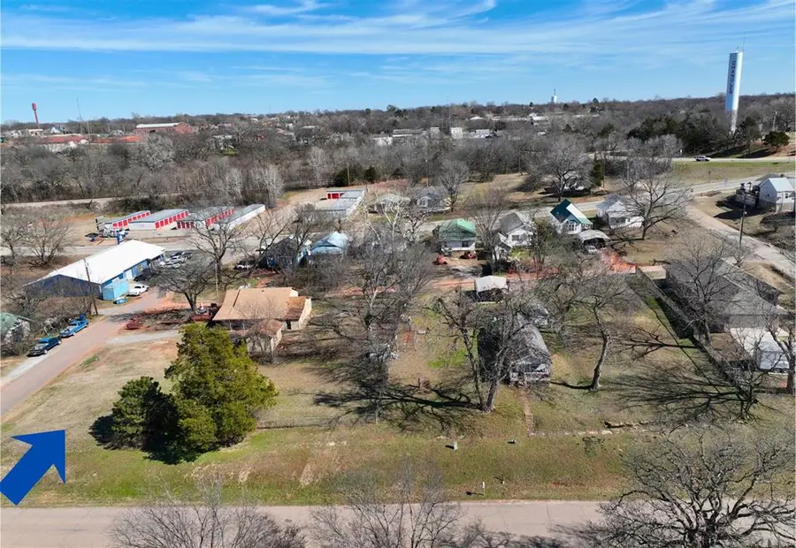 115 W 3rd Street, Chandler, OK 74834 - #2