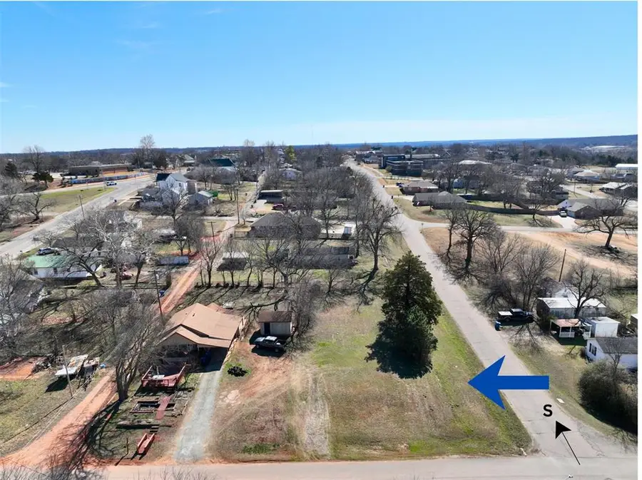 115 W 3rd Street, Chandler, OK 74834 - #3