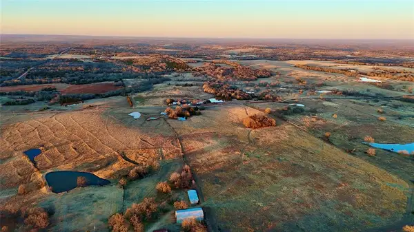 6 Wilshire Drive, McLoud, OK 74851