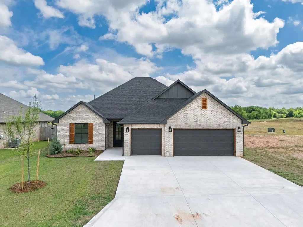 219 Outlander Way, Shawnee, OK 74804 - #1