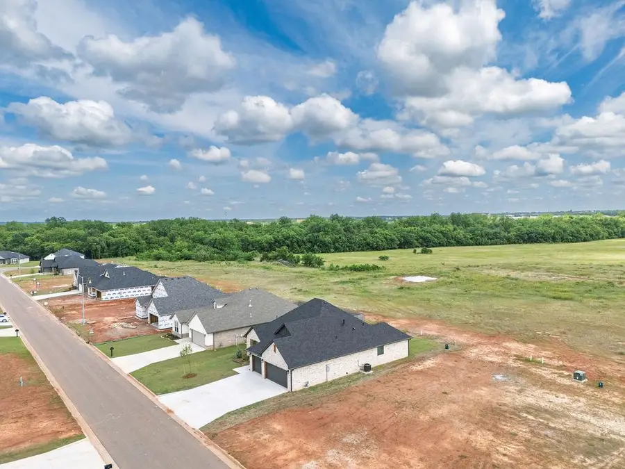 219 Outlander Way, Shawnee, OK 74804 - #2