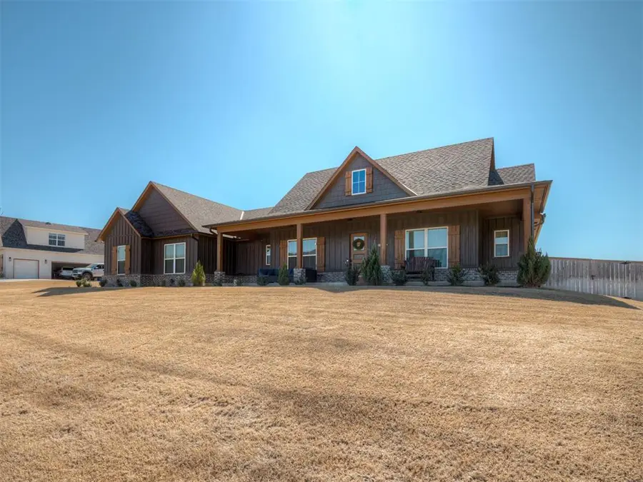 10101 Oakwood Drive, Edmond, OK 73025 - #2