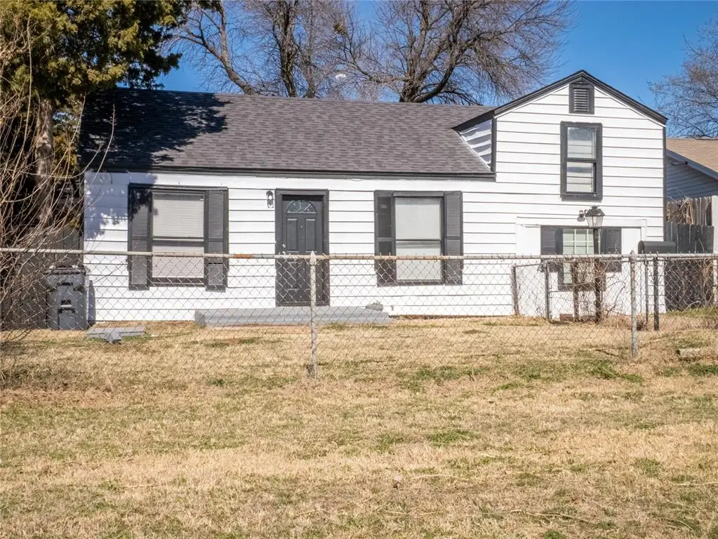 1715 SW E Avenue, Lawton, OK 73501 - #1
