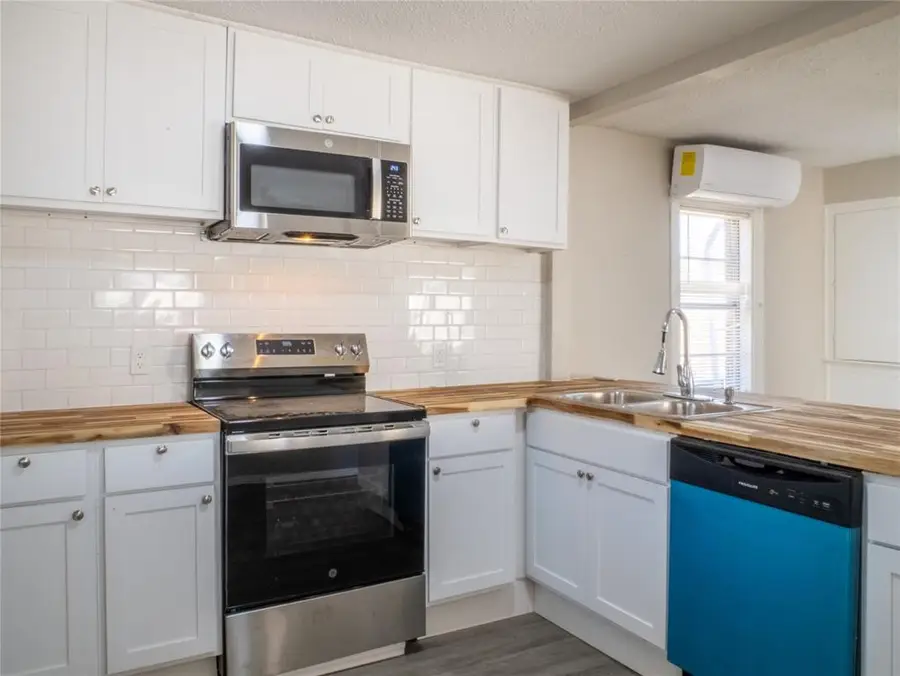 1715 SW E Avenue, Lawton, OK 73501 - #2