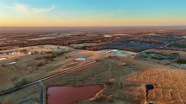 2 Wilshire Road, McLoud, OK 74851