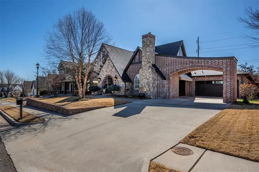 3232 Clock Tower Circle, Edmond, OK 73034 - #3