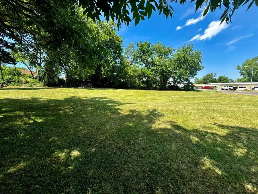 523 N Main Street, Seminole, OK 74868 - #2