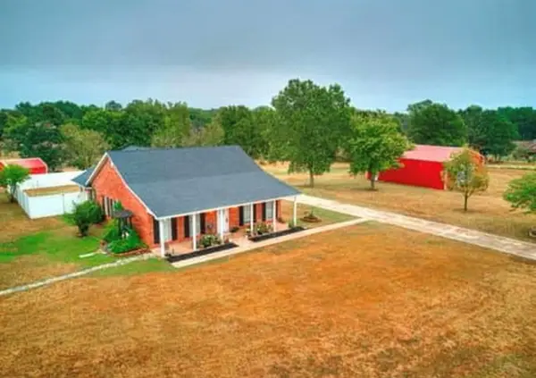 23 Lake Lane, Shawnee, OK 74804