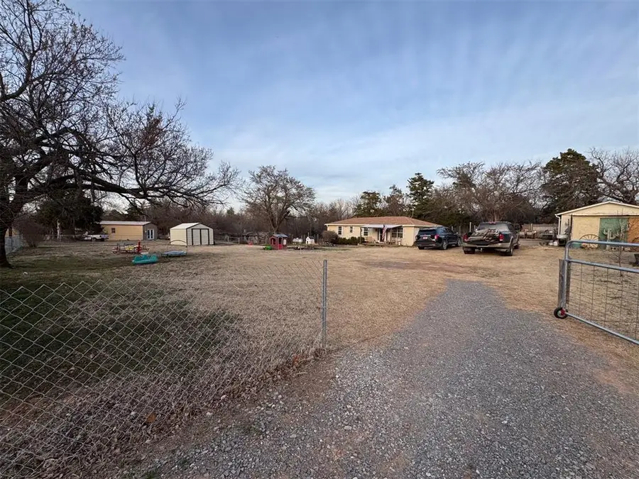 21605 E Eighth Street, Hinton, OK 73047 - #2