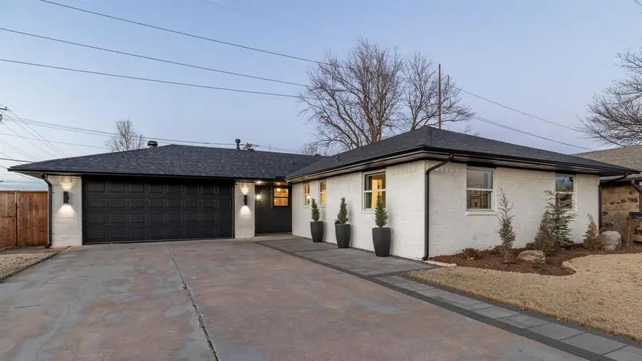 201 S Elwood Drive, Edmond, OK 73013 - #2