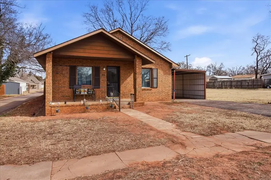 422 N Washington Avenue, Elk City, OK 73644 - #3