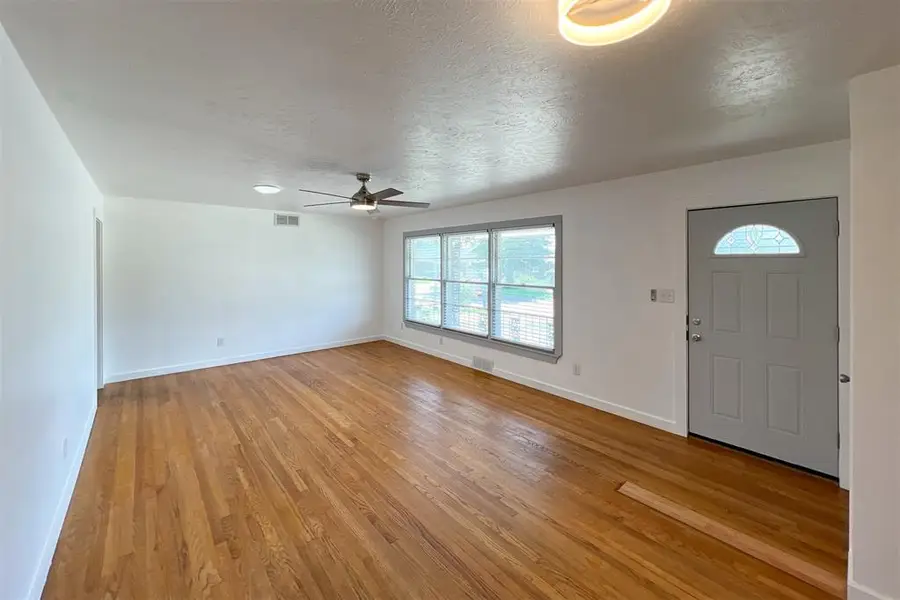 305 W Coe Drive, Midwest City, OK 73110 - #3