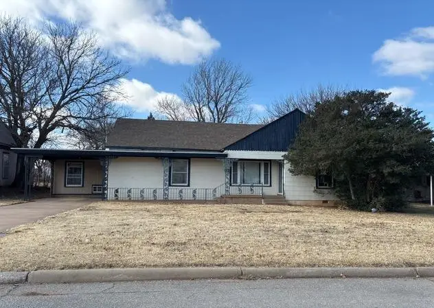 336 S 15th Street, Clinton, OK 73601 - #1